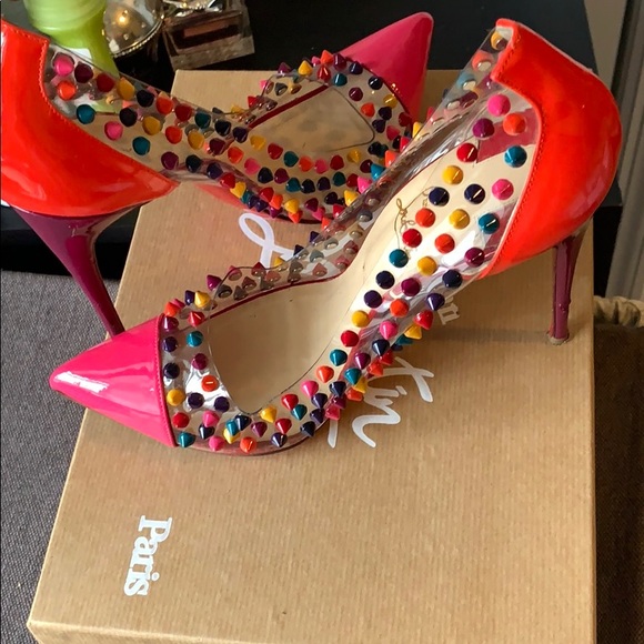 Christian Louboutin - Picture 6 of 8